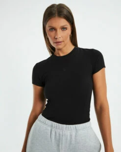 Short Sleeve Fitted Tee Black