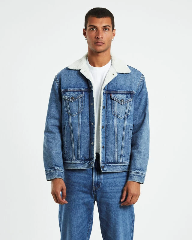 Levis Vintage Fit Sherpa Trucker Jacket Disco Lady 3 Levis Vintage Fit Sherpa Trucker Jacket Disco Lady
