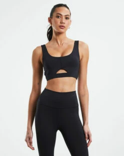03 Outdoor Active Crop Bra Black