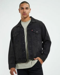 Levis Vintage Fit Trucker V Denim Jacket Black