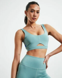 03 Outdoor Active Crop Bra Green