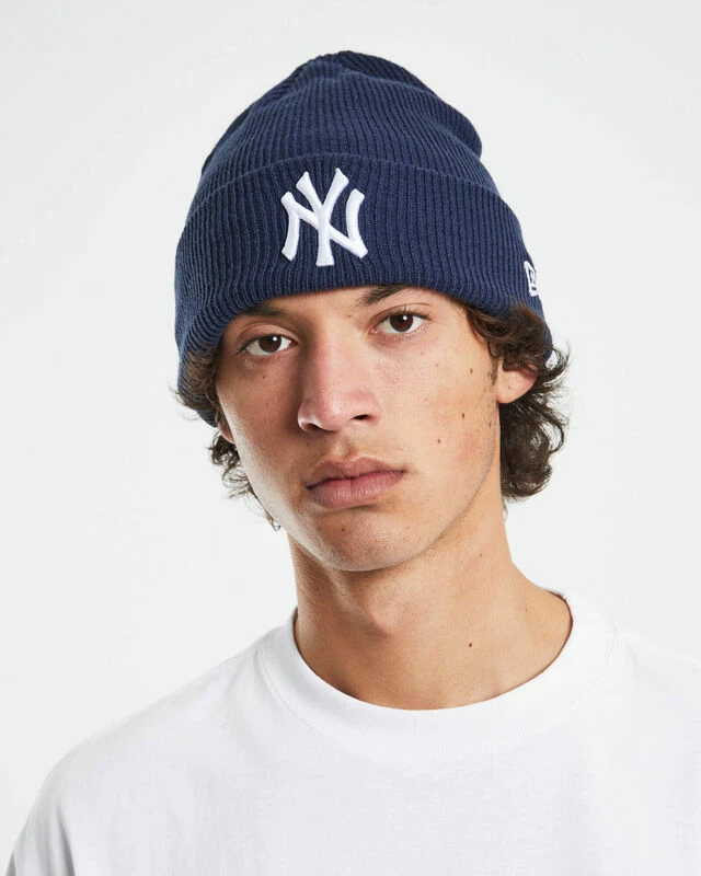 NEW ERA New York Yankees Oceanside Beanie Blue 3 NEW ERA New York Yankees Oceanside Beanie Blue