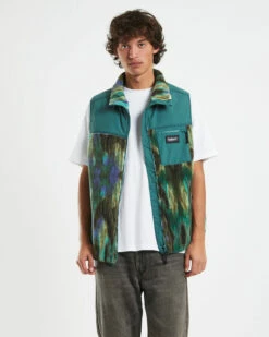 Insight Pass Out Sherpa Vest Multi