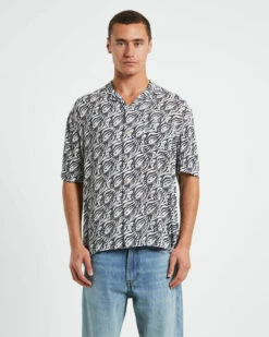 Insight Trackless Resort Short Sleeve Shirt In Black
