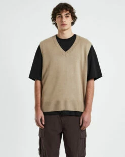 Sunday Box Knit Vest In Tan