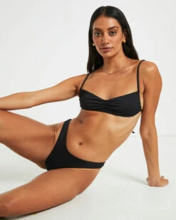 Gather Front Top In Black