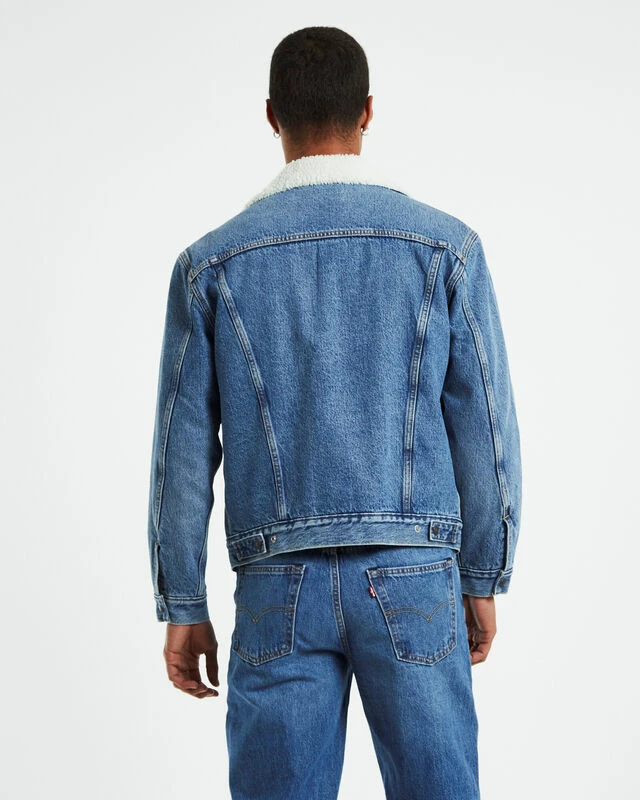 Levis Vintage Fit Sherpa Trucker Jacket Disco Lady 4 Levis Vintage Fit Sherpa Trucker Jacket Disco Lady - Image 2