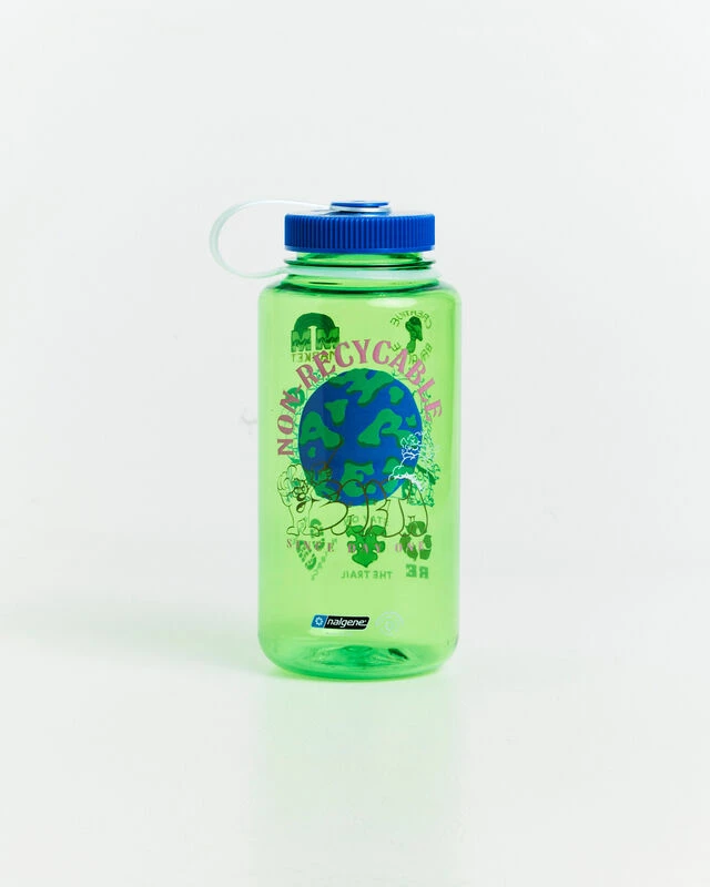 MARKET Nature Is Home Water Bottle Eden Green 4 MARKET Nature Is Home Water Bottle Eden Green - Image 2