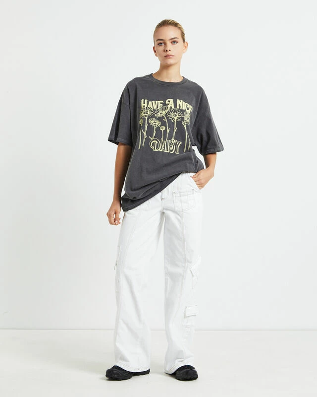 BDG Urban Outfitters BDG Nice Daisy Dad T-Shirt Grey 5 BDG Urban Outfitters BDG Nice Daisy Dad T-Shirt Grey - Image 3