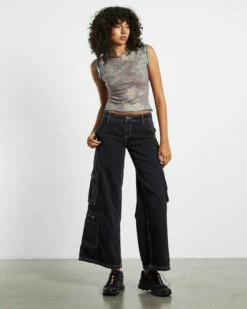 BDG Urban Outfitters BDG Low Rise Puddle Cargo Jeans Black 10 BDG Urban Outfitters BDG Low Rise Puddle Cargo Jeans Black -Insight Shop 3 25224