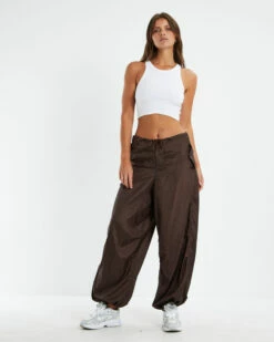 Leoni Parachute Tech Cargo Pants Brown -Insight Shop 3 52395