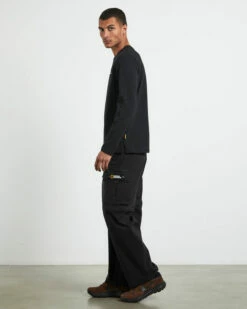 National Geographic Palco Small Logo Round Long Sleeve T-Shirt Carbon Black -Insight Shop 4 72804