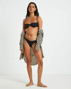 Low Waisted Classic Bikini Bottoms In Black -Insight Shop 4 74948