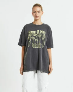 BDG Urban Outfitters BDG Nice Daisy Dad T-Shirt Grey 12 BDG Urban Outfitters BDG Nice Daisy Dad T-Shirt Grey -Insight Shop 5 20161
