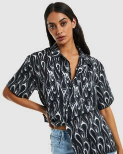 Hawaiian Short Sleeve Shirt Burning Out Black/White 12 Hawaiian Short Sleeve Shirt Burning Out Black/White -Insight Shop 5 23622