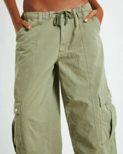 BDG Urban Outfitters BDG Toni Cargo Pants Khaki -Insight Shop 5 25256