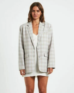 Lola Plaid Oversized Blazer In Check 12 Lola Plaid Oversized Blazer In Check -Insight Shop 5 73576