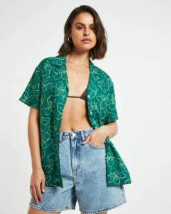 Lola Short Sleeve Relaxed Shirt In Floral Green -Insight Shop 5 75418