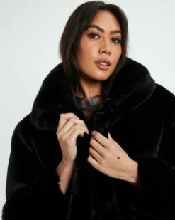 Tessa Faux Fur Cropped Jacket Black -Insight Shop 6 1579