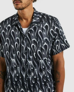 Hawaiian Short Sleeve Shirt Burning Out Black/White 13 Hawaiian Short Sleeve Shirt Burning Out Black/White -Insight Shop 6 23623