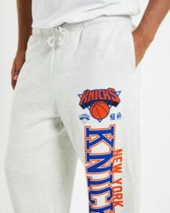 Mitchell & Ness New York Knicks Trackpants Sliver Marle -Insight Shop 6 23872