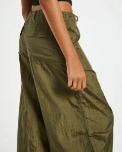 Leoni Parachute Tech Pants Khaki -Insight Shop 6 24135