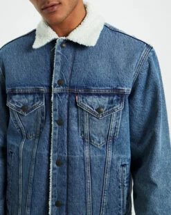 Levis Vintage Fit Sherpa Trucker Jacket Disco Lady 13 Levis Vintage Fit Sherpa Trucker Jacket Disco Lady -Insight Shop 6 25112