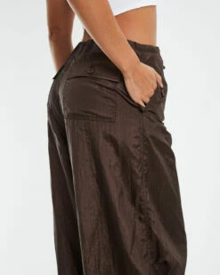Leoni Parachute Tech Cargo Pants Brown -Insight Shop 6 52398