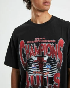 Mitchell & Ness NBA Champs T-shirt Chicago Bulls Faded Black -Insight Shop 6 59650