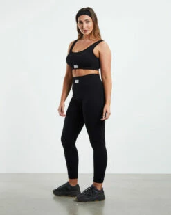 Scoop Neck Sports Crop Black -Insight Shop 6 6794