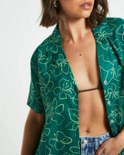 Lola Short Sleeve Relaxed Shirt In Floral Green -Insight Shop 6 75419