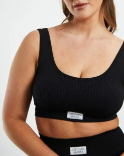 Scoop Neck Sports Crop Black -Insight Shop 7 6795